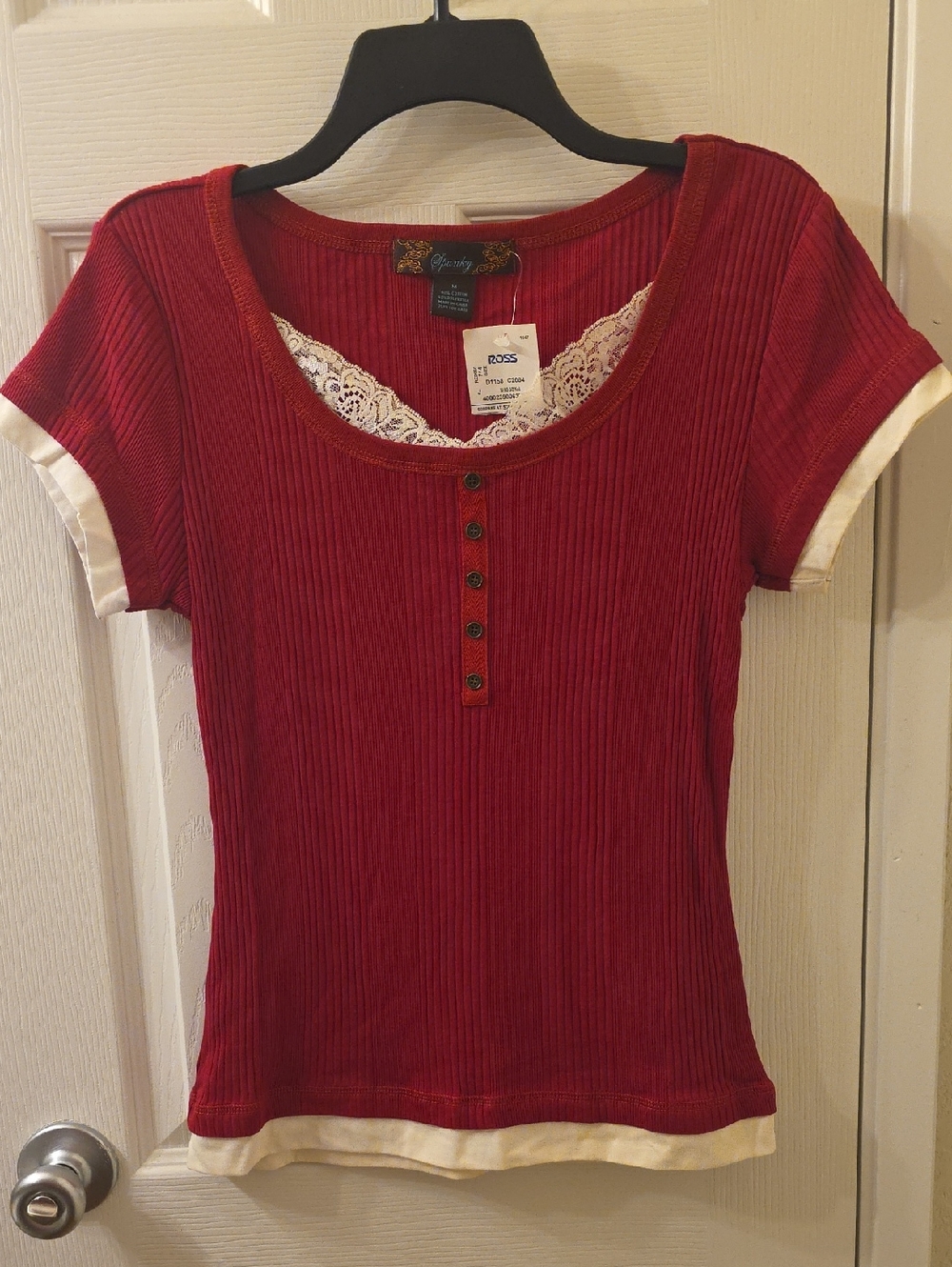 SpunkyWomen's Red Ribbed Short Sleeve Tee with Cream Trim and Lace Inset Size M